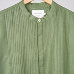 Load image into Gallery viewer, Green Solid kurta In Linen
