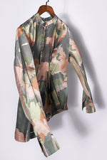 Load image into Gallery viewer, Patina abstract print blouse
